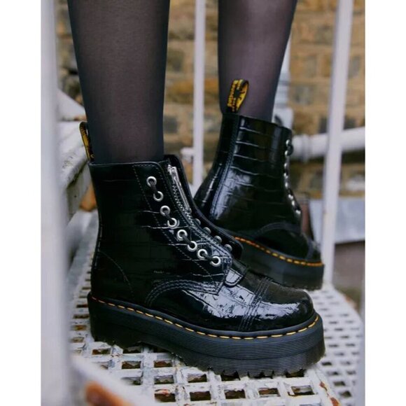 DR. MARTENS Sinclair Platform Bootie (Women) in Black Patent Size US 5 - Picture 1 of 12